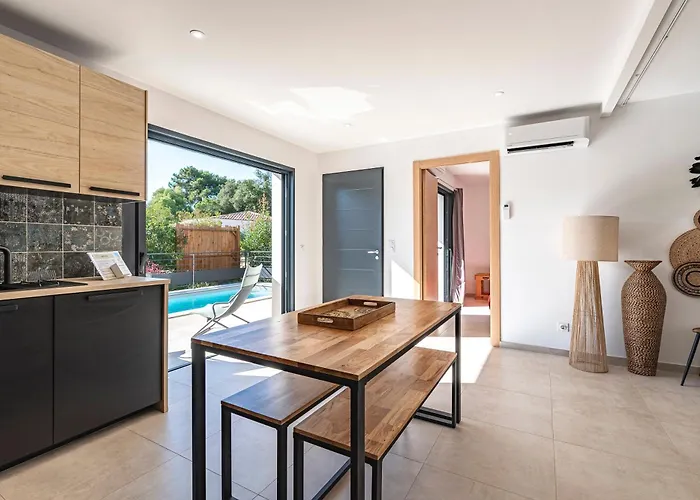 U Veniqui 1 - Piscine Privee 度假居 孔卡